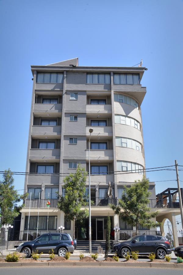 Berlottue Hotel Addis Ababa Exterior photo